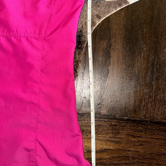 Magenta Habit Fishing Shirt Sz. M - Picture 7 of 7